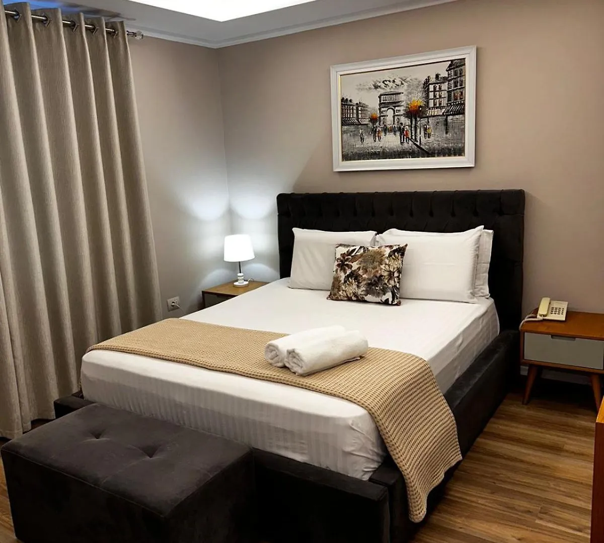 Vila Park Hotel 1 티라나 알바니아