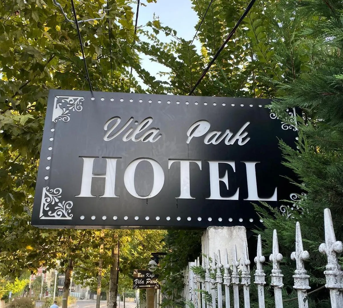 טיראנה Vila Park Hotel 1