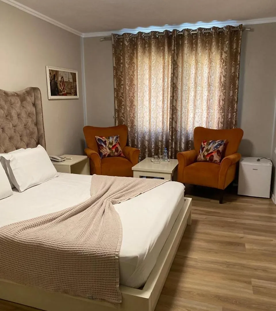 Vila Park Hotel 1 Тирана 0*,  Албания