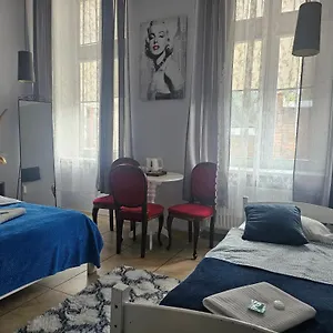 Deja Vu Hostal Varsovia