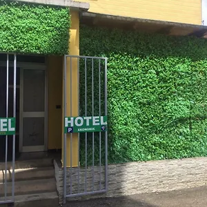 Orange Hotel